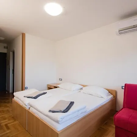 Hostel Erks *